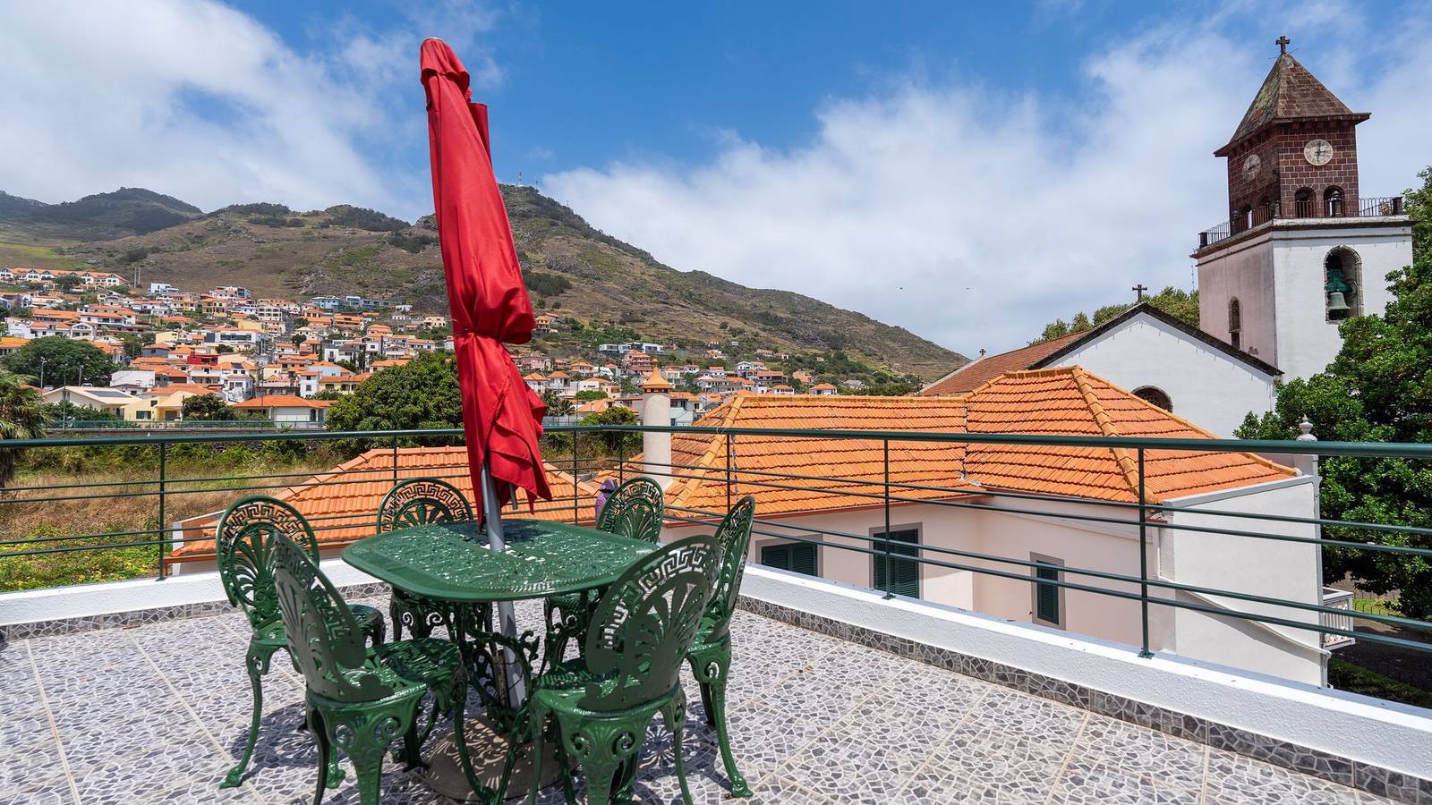 Ganze Wohnung, Ferienwohnung für 6 Personen mit Balkon in Machico, Madeira