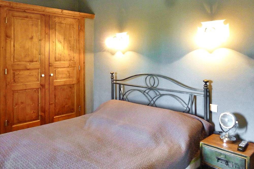 Gorgeous home in Saint Martin De Crau in Saint-Martin-de-Crau, Arles region