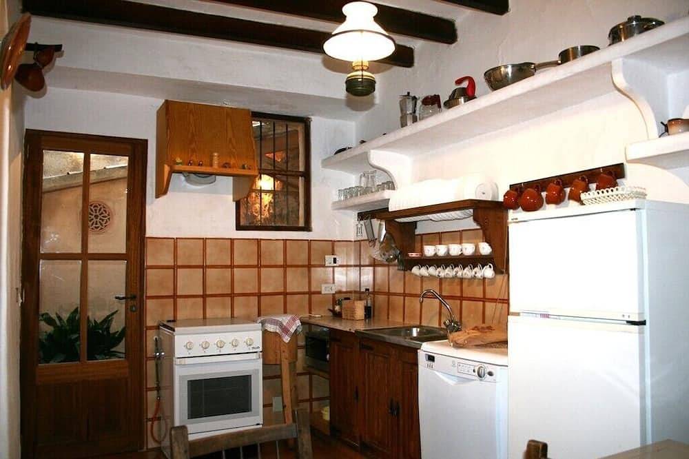 Ca'n Ferru.\nold house renovated in Biniaraix overlooking the valley in Biniaraix, Sóller