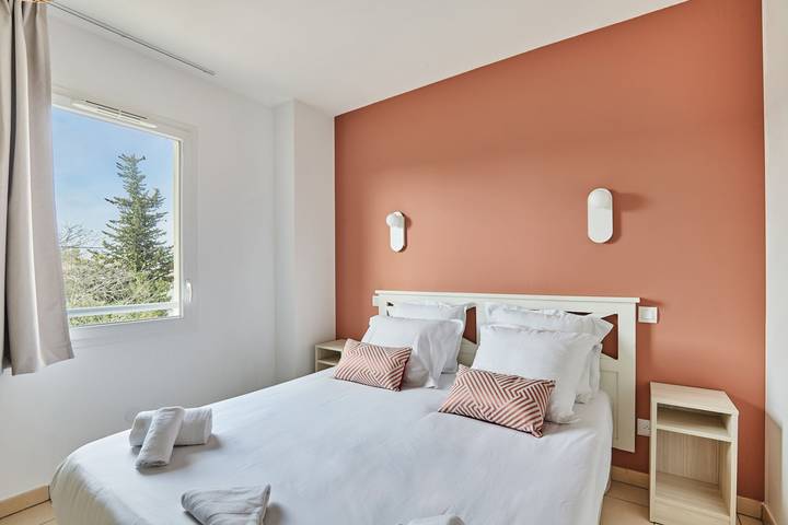 Appartement entier, Appartement de vacances pour 4 personnes avec balcon in Aigues-Mortes, Côte d'Améthyste