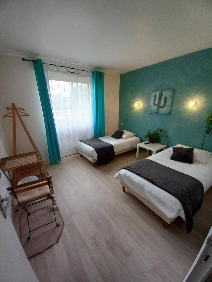 Hôtel pour 2 personnes, avec Terrasse et Jardin à Plélan-le-Grand