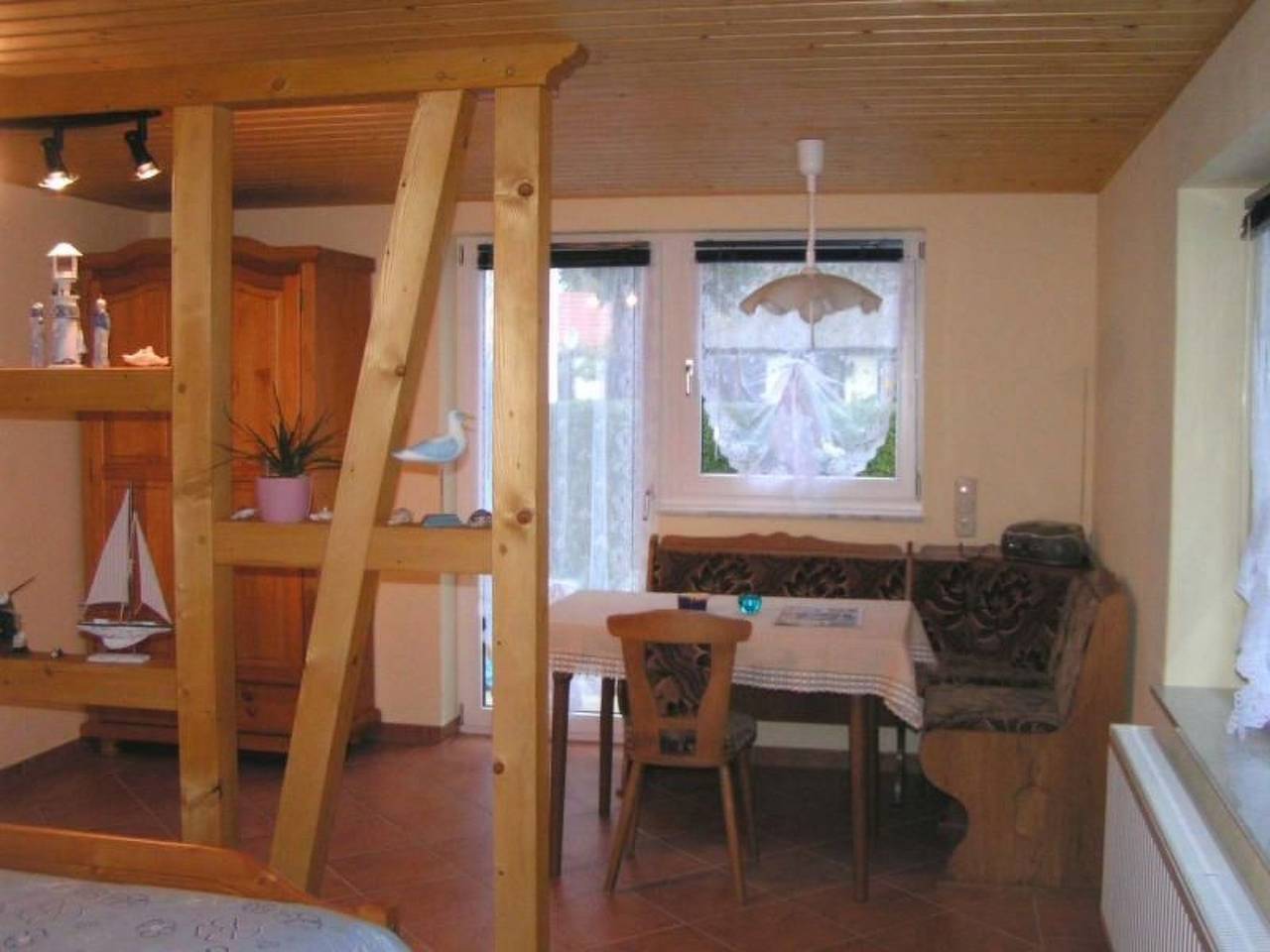 Ferienbungalow mit Terrasse und Angelplatz in Born a. Darß, Born am Darß