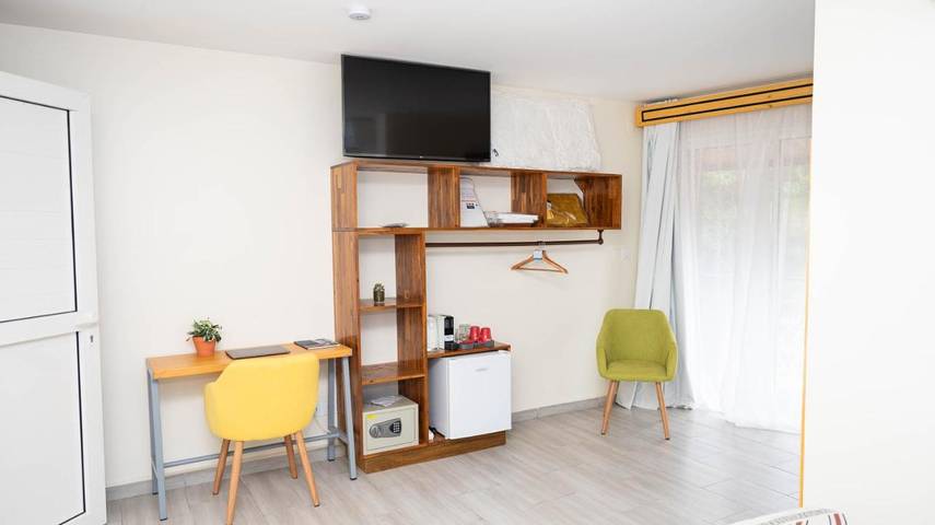 Hôtel pour 2 personnes, avec terrasse et jacuzzi ainsi que sauna et piscine à Bandrele - 4