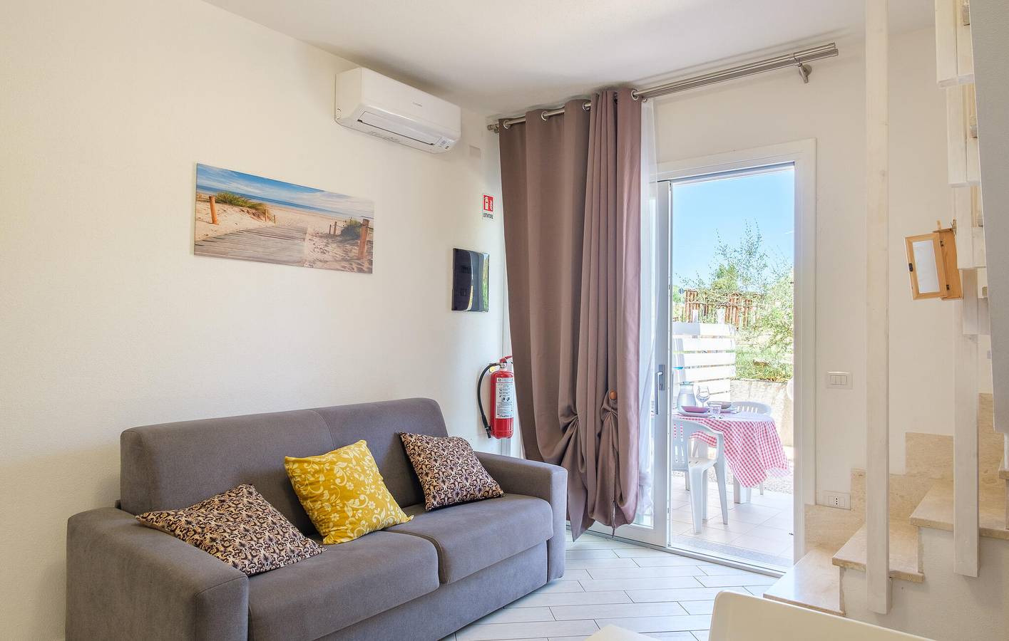 Schicke Wohnung: Babybett, Parkplatz, AC, Pool, WiFi, Nähe Trattoria & Stadtzentrum in Viddalba, Sassari Provinz