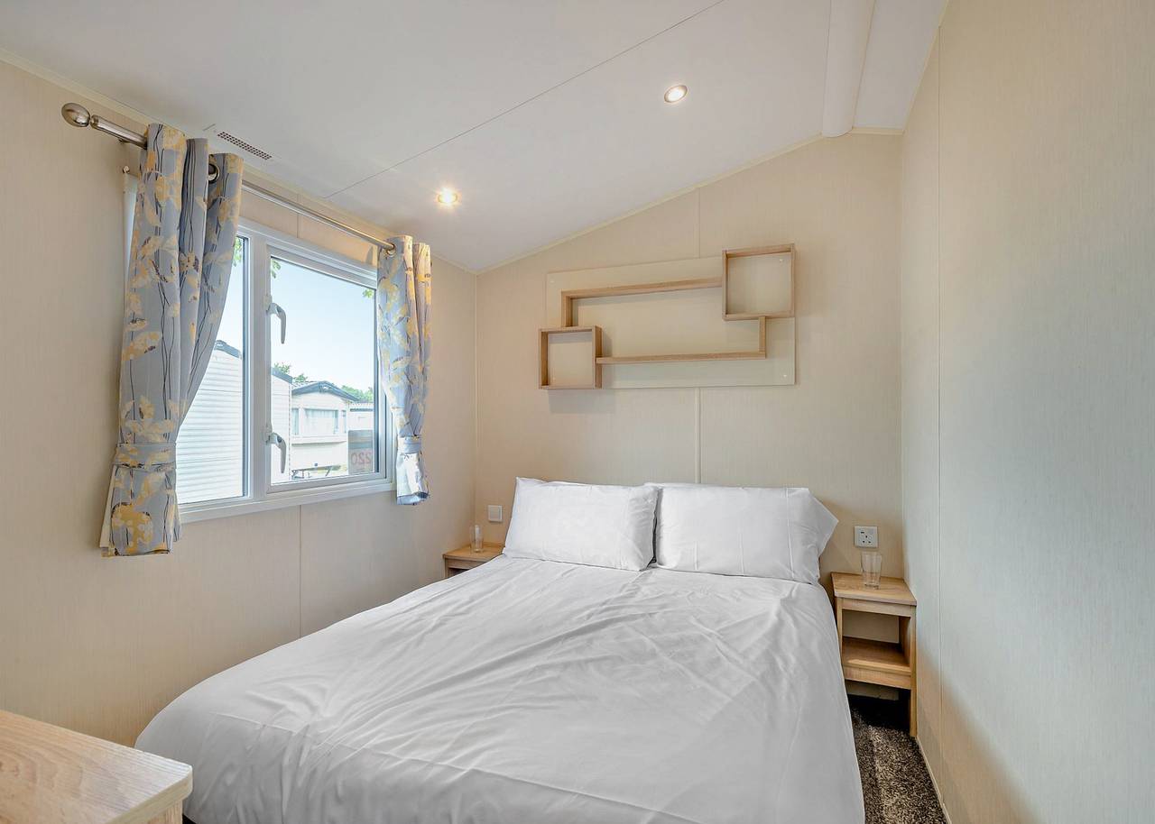 Gold 4 Bedroom Caravan, Sleeps 10. With parking in Great Yarmouth, The Broads