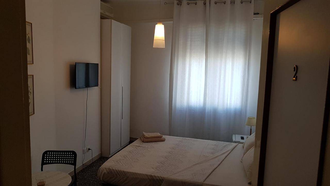 Double Room with Shared Bathroom in Bologne, Province de Bologne