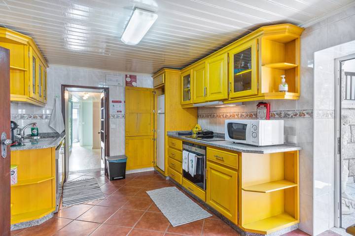 Holiday Home 'Casa D'Aldeia' with Mountain View, Wi-Fi and Air Conditioning in Rio Caldo, Gerês