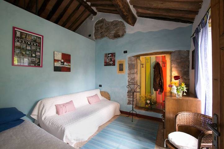 Very private villa, pool, 12 km to Lucca, walk to restaurant, amazing views in Lucca, Provincia di Lucca