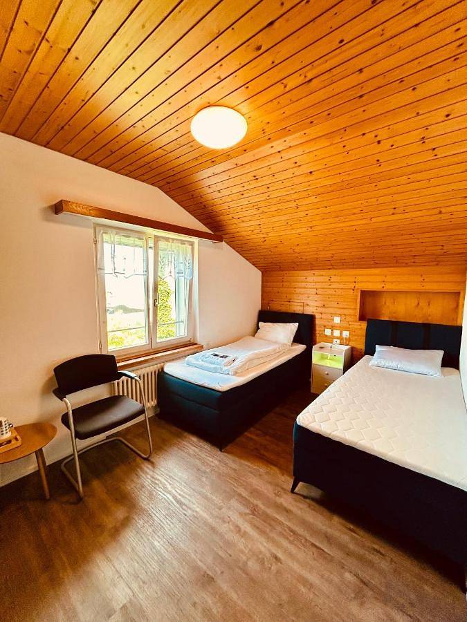Ferienhaus für 3 Personen, mit Terrasse und Garten sowie Seeblick und Ausblick in Heiden