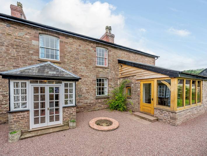 Holiday rental for 8 people, with garden in Monmouthshire