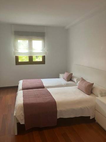 Gîte pour 4 personnes, avec vue ainsi que jardin et terrasse dans Novales