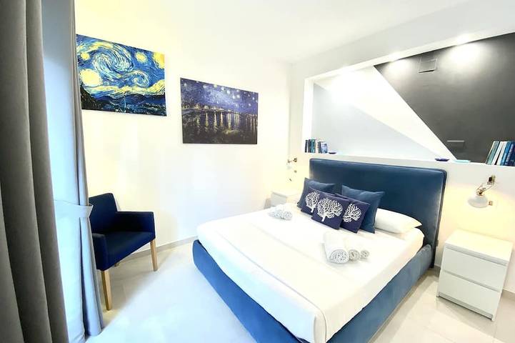 Ganze Wohnung, Suite mit Terrasse 200 Meter vom Meer entfernt in Spiaggia del Convento, Tropea