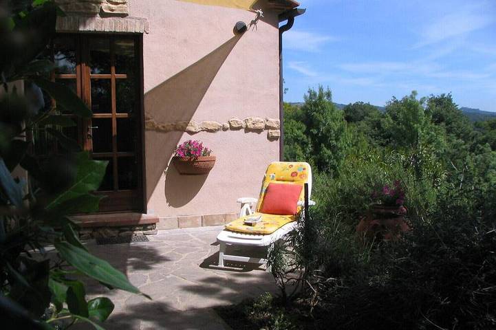 Ferienhaus für 2 Personen, mit Terrasse und Garten sowie Pool - 1