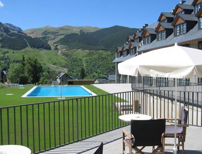 Hôtel pour 2 personnes, avec jacuzzi ainsi que jardin et piscine dans Cerler - 2