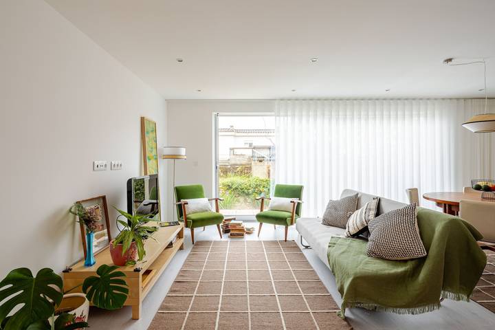 Entire apartment, 'Algas n'areia' Apartment with Private Terrace and Wi-Fi in Moledo, Viana do Castelo District