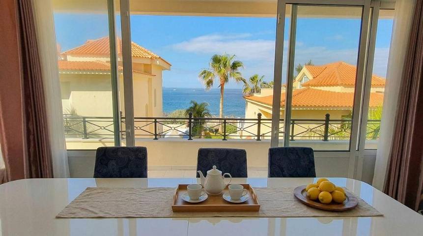 Chalet para 8 personas, con piscina además de jardín y vistas en Los Cristianos