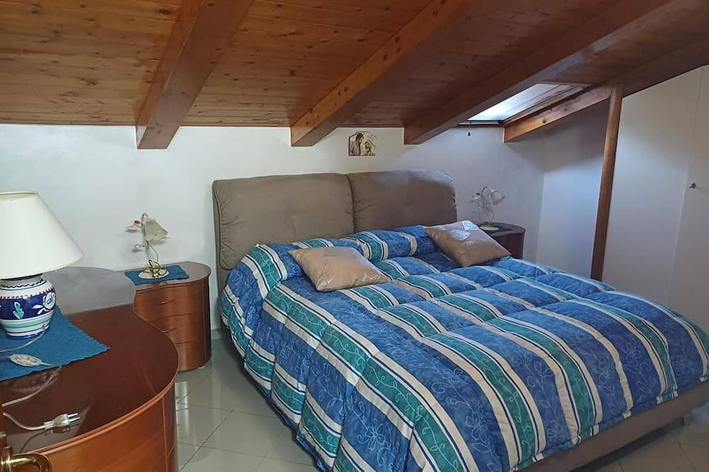 Holiday Home 'A' Russella' with Sea View, Wi-Fi and Air Conditioning in Cetara, Amalfi Coast