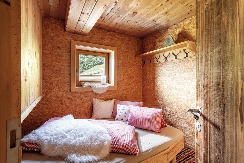 Holiday cottage on first 300 m, fantastic location in the Kitzbühel Alps in Hopfgarten im Brixental, Kaiser mountains
