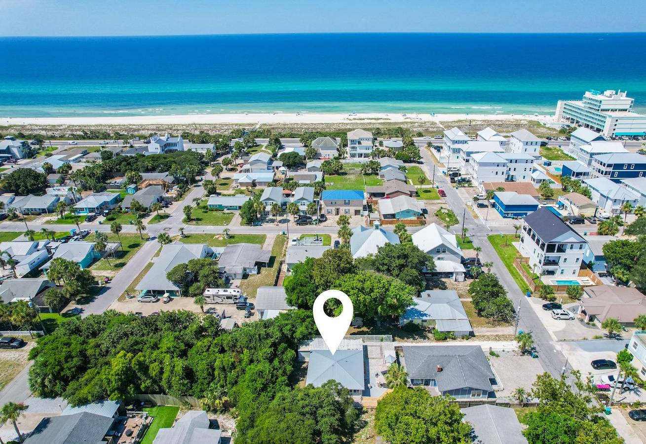 Beachside Hideaway   Near the Shore   Dog-Friendly in Bahama Beach, Panama City Beach
