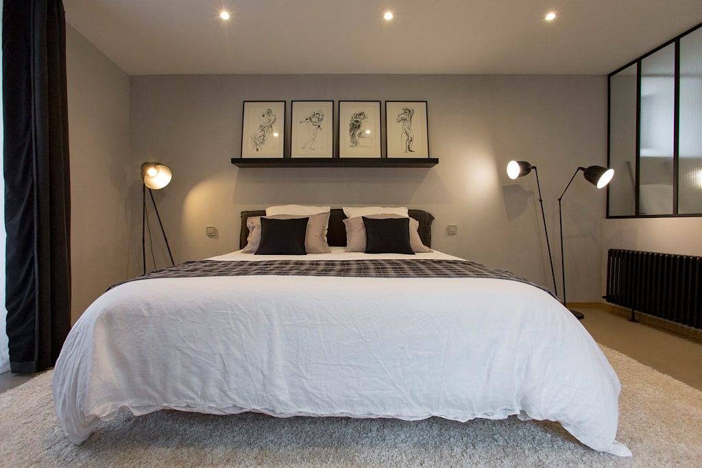 Le Presbytère de Thiverval - Chambre Rougemont in Thiverval-Grignon, Yvelines