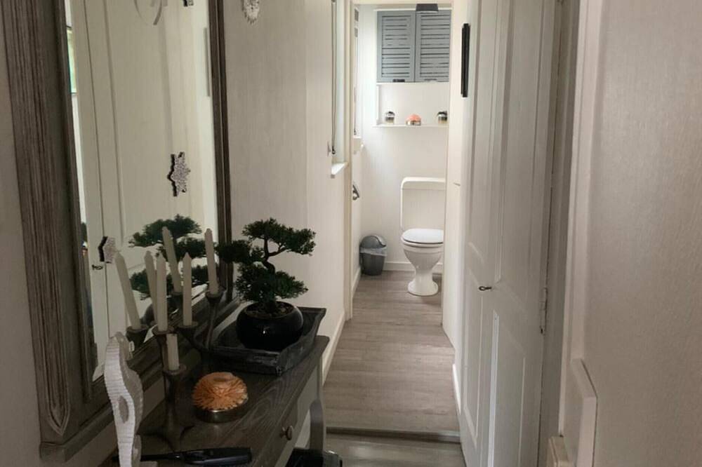 Entire apartment, Apartment \"Au Quai 1921\" with Wi-Fi and Air Conditioning in Besançon, Doubs