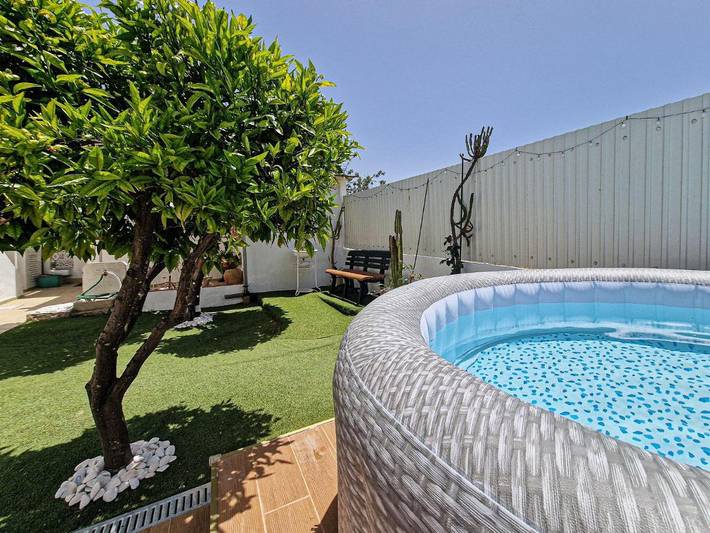 Casa de férias para 7 pessoas, com Jacuzzi e Terraço em Tunes