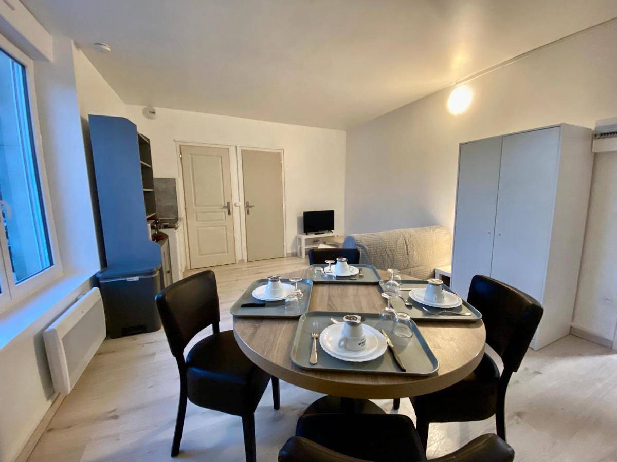 Appartement entier, 101 T2 Immeuble Persévérance in Conflans-en-Jarnisy, Meurthe-et-Moselle