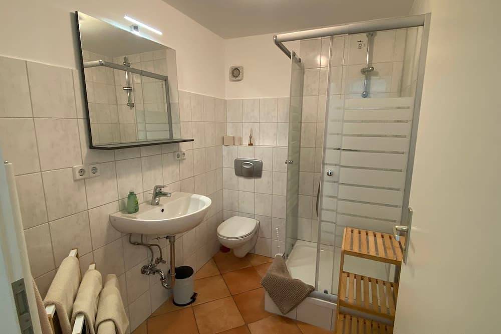 Ganze Wohnung, Ferienwohnung \"Hang\" in einem Ferienhaus - in direkter Seelage in Motzen, Mittenwalde