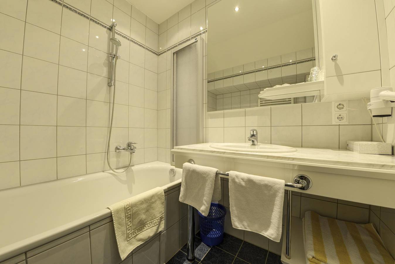 Doppelzimmer, Bad, Wc, 1 Schlafraum in Flattach, Bezirk Spittal an der Drau