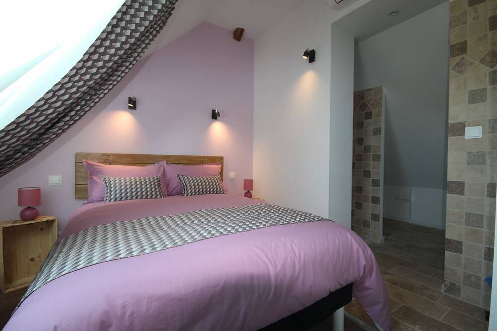 Appartement entier, Gîte  La Loubertine 1er cru in Géanges, Saint-Loup-Géanges