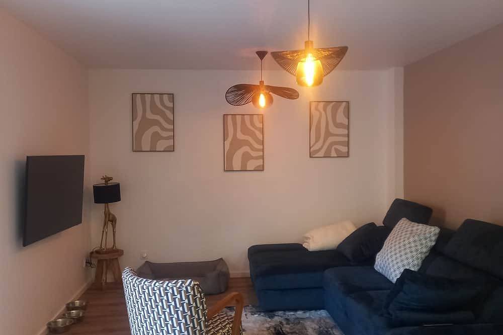 Ganze Wohnung, Apt for 2 or 4 people with jacuzzi and garden in the heart of Laruns village in Laruns, Béarn