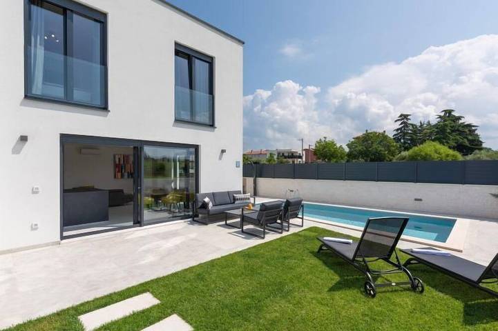 Ferienhaus für 6 Personen, mit Pool in Mareda