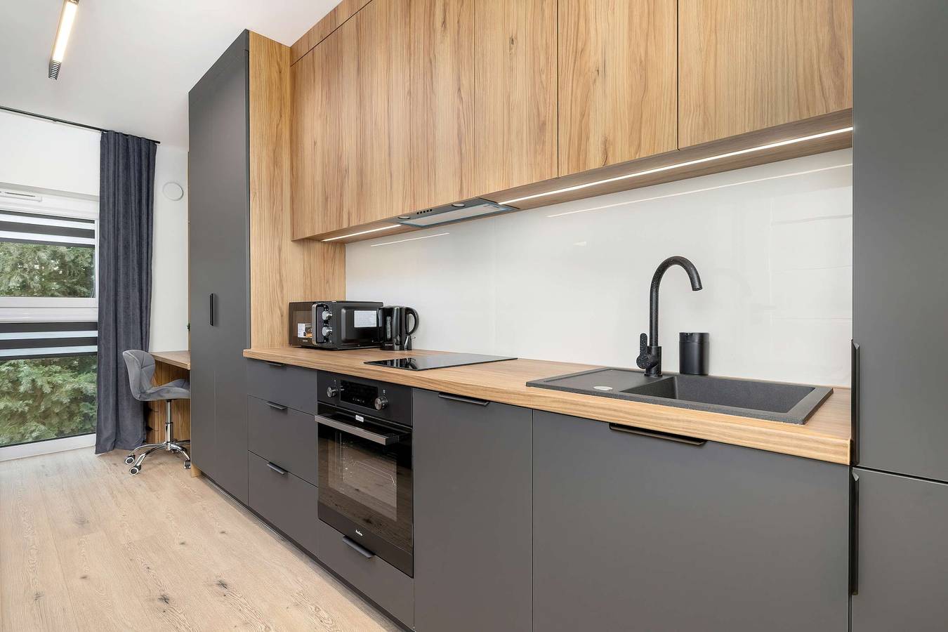 Ganzes Studio, Leszka Czarnego 15 Rzeszów | Air-conditioned Studio for Two | Business Trip | Remote Working in Rzeszów, Karpatenvorland