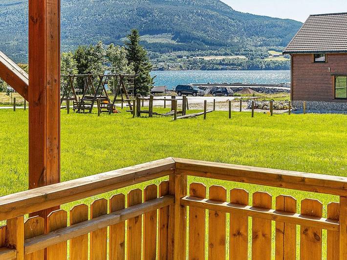 Ferienwohnung für 5 Personen, mit Terrasse und Pool sowie Sauna in Nesset