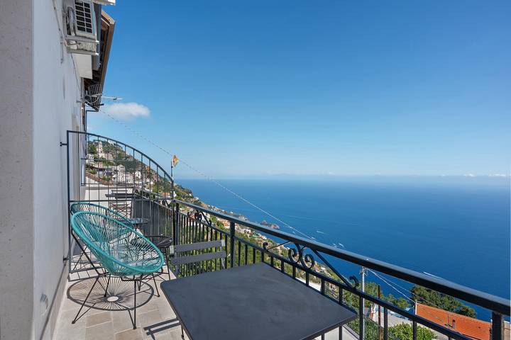 Gîte pour 2 personnes, avec balcon sur la Côte Amalfitaine