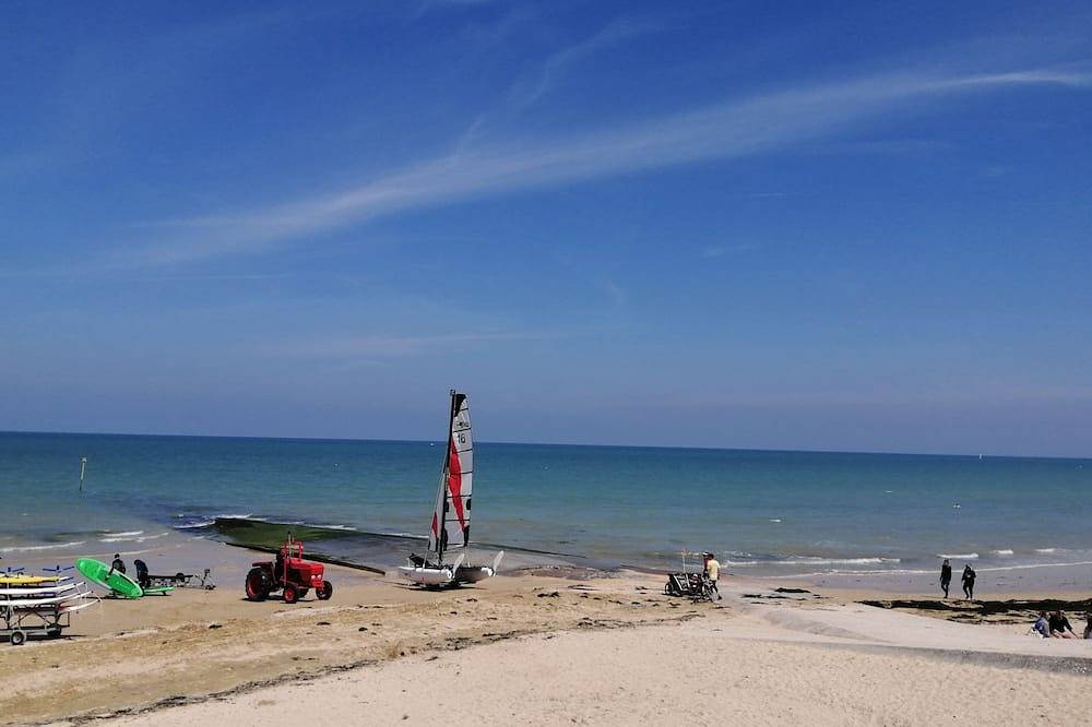 Maison de pêcheur face à la mer, 4 à 5 personnes, restaurants et activités à 50m in Langrune-sur-Mer, Région de Caen