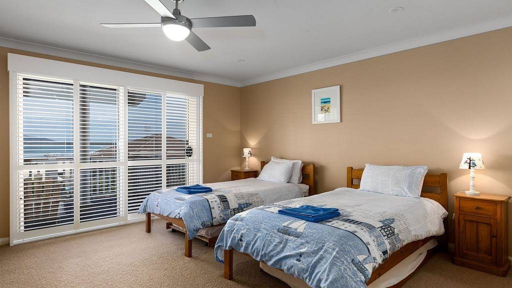 Holiday Home for 10 People in Gerroa, New South Wales