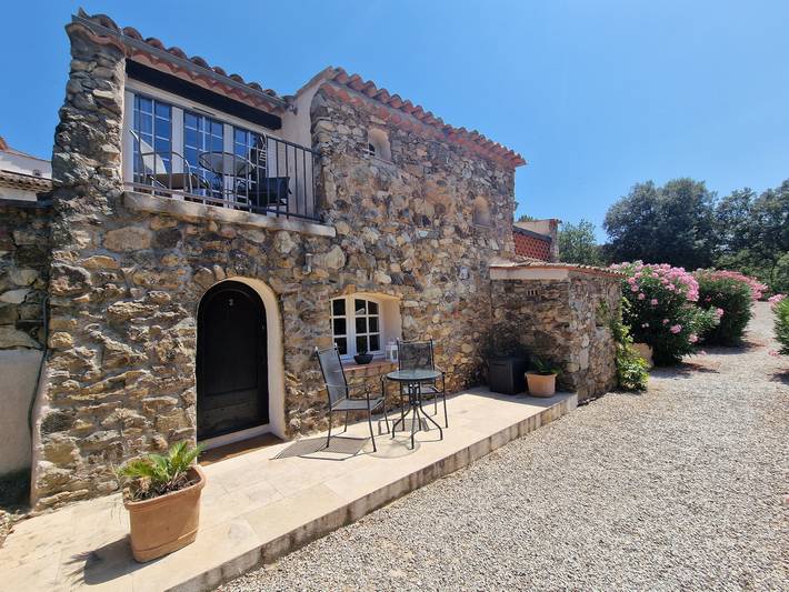Gîte pour 3 personnes, avec piscine