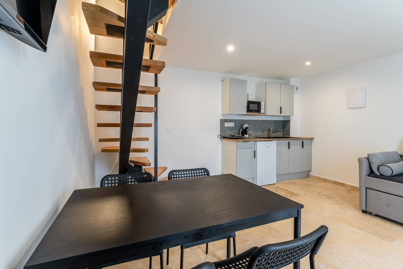 Apartamento entero, Apartamento 'Duplex Canto Cigalo 13' con Wi-Fi y aire acondicionado in Robion, Parque natural regional del Luberon