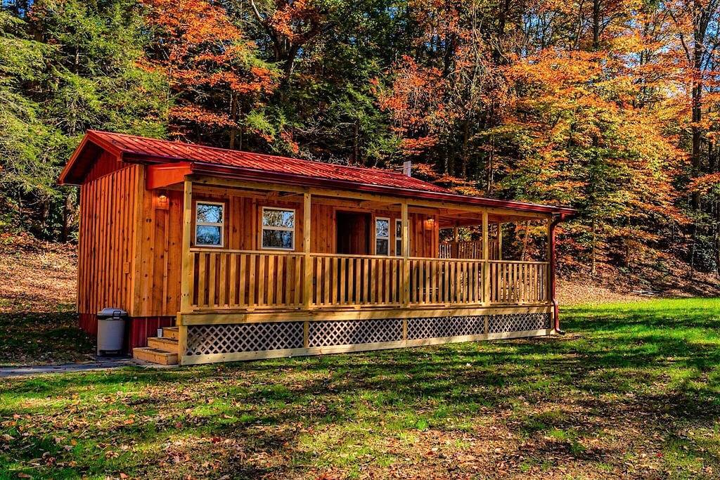 Cuddling On The Creek Couples only romantic \" Tiny Cabin\" retreat!!!! in Cosby (TN), Cocke County