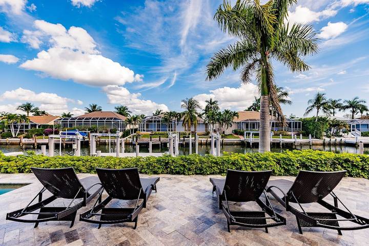 Holiday rental for 12 people, with hot tub and garden in Marco Island