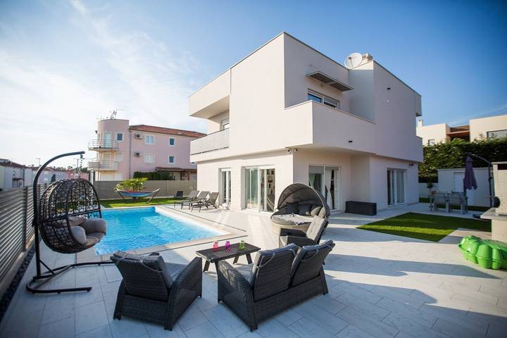 Villa für 7 Personen, mit Pool und Garten, mit Haustier - 1