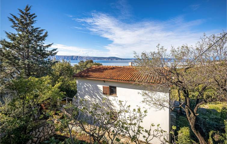 Ganze Ferienwohnung, Gemütliche Ferienwohnung mit Terrasse, WLAN und Parkplatz in der Nähe von Klenovica und der Küste in Klenovica, Primorje-Gorski Kotar