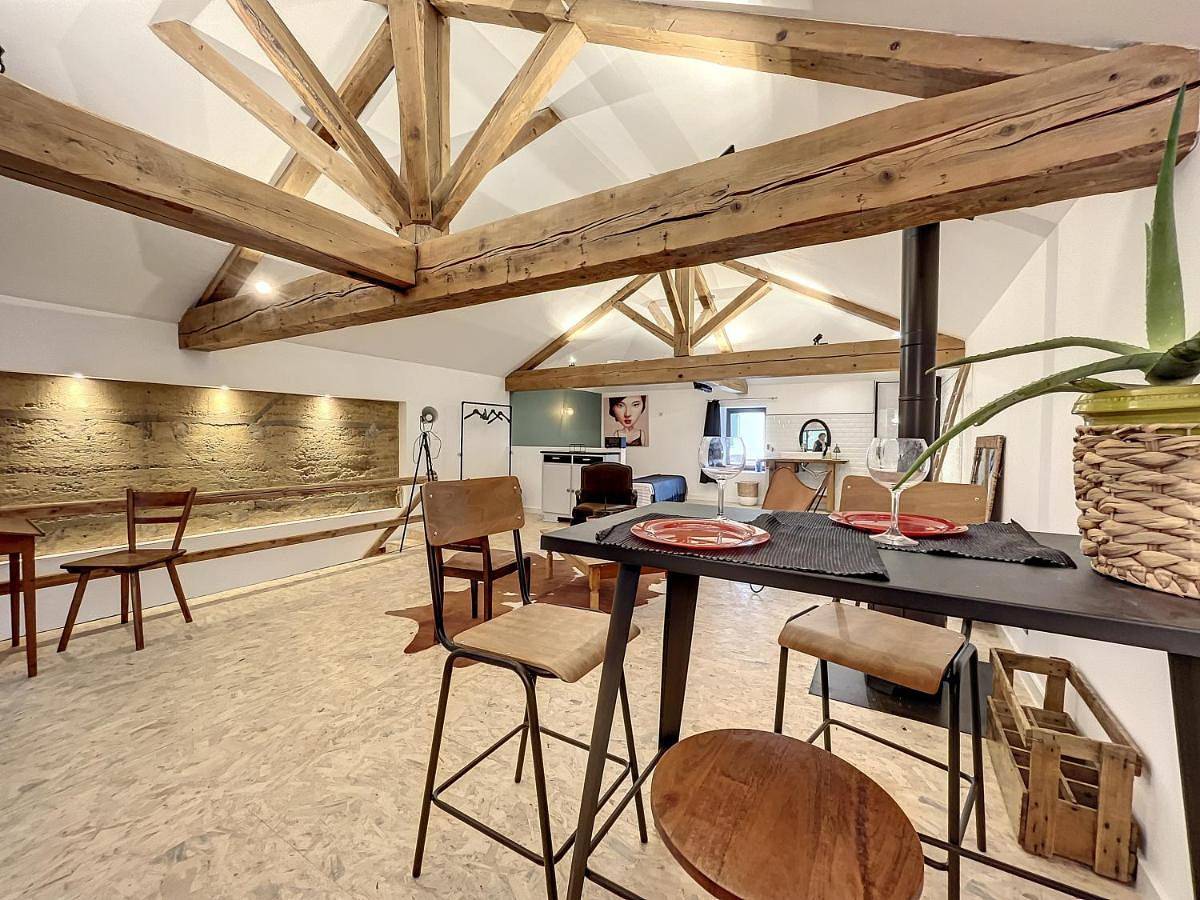 Appartement entier, Magnifique et confortable loft in Marlieux, Région de Bourg-en-Bresse