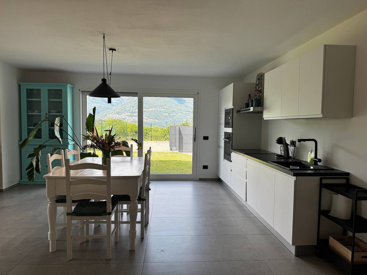 Ganze Wohnung, Ferienwohnung 'Tommaso' in der Villa Flaminia in Colico mit Garten und Grill in Colico, Orobie Alpen West