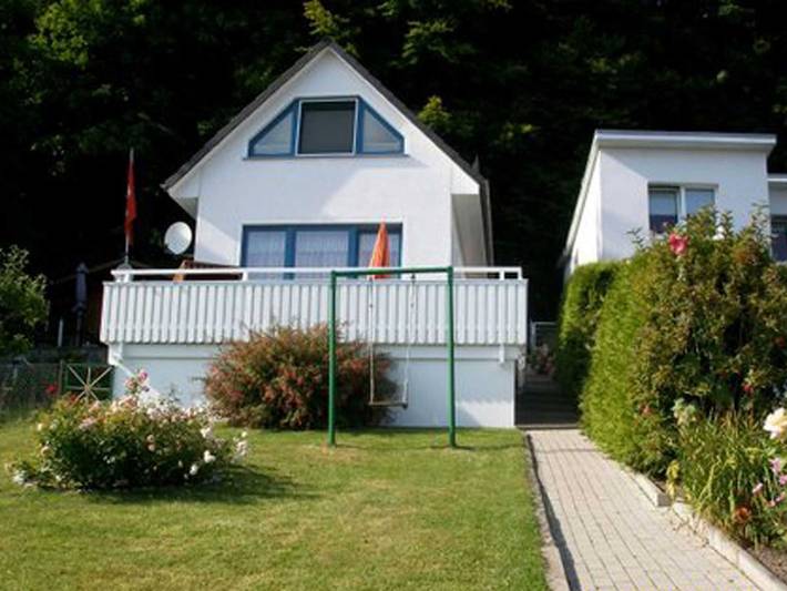 Ferienhaus mit Meerblick für 3 Personen, mit Ausblick und Seeblick sowie Terrasse und Garten, kinderfreundlich auf Rügen