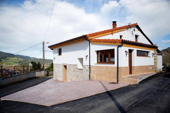 Apartamento para 9 personas, con jardín y vistas, Familias con niños en Pravia