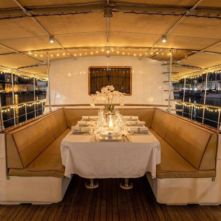 Bateau pour 2 personnes, avec Terrasse ainsi que Jacuzzi et Vue en Provence-Alpes-Côte d'Azur - 4