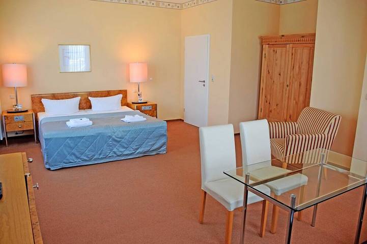 Strandhaus für 3 Personen, mit Garten in Lobbe - 2