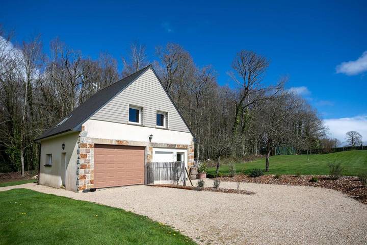 Gîte pour 4 personnes, avec terrasse et jardin à Plufur - 4